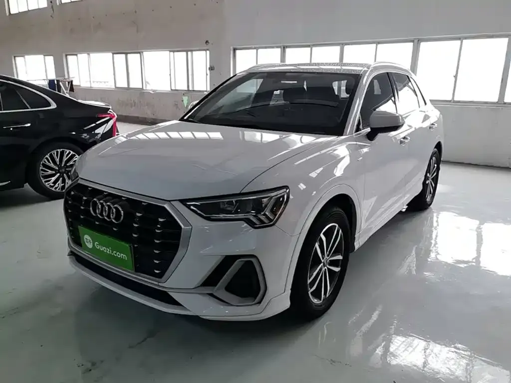 Audi Q3 — фото 1