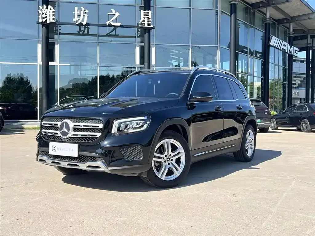 Mercedes-Benz GLB — фото 1