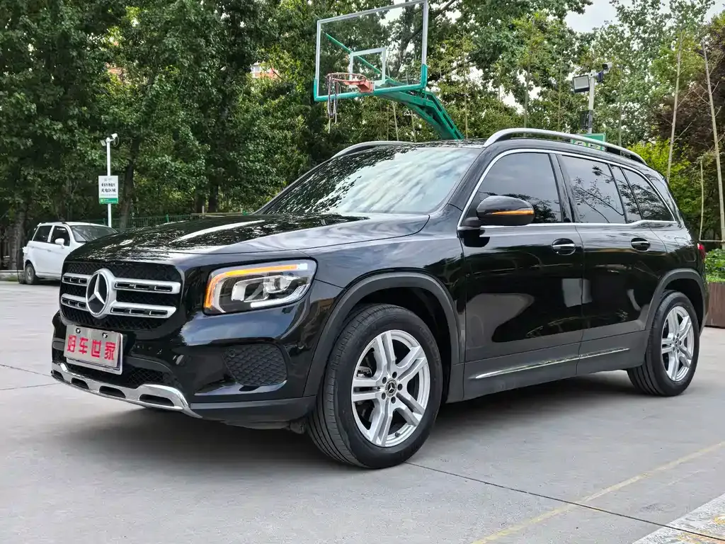 Mercedes-Benz GLB — фото 1