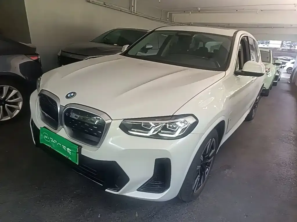 BMW iX3 — фото 1