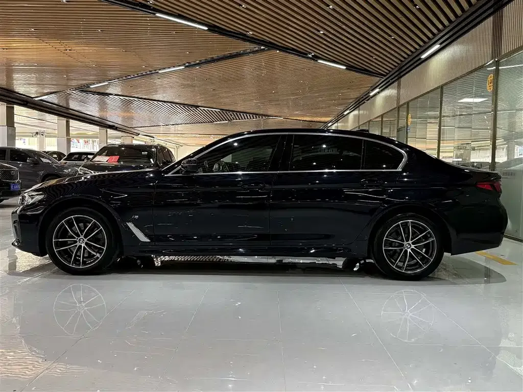BMW 5 Series — фото 2