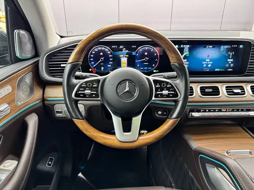 Mercedes-Benz GLS — фото 7
