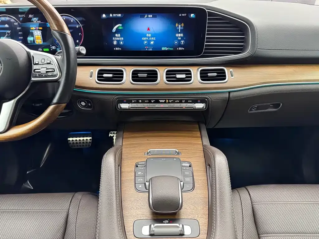 Mercedes-Benz GLS — фото 9
