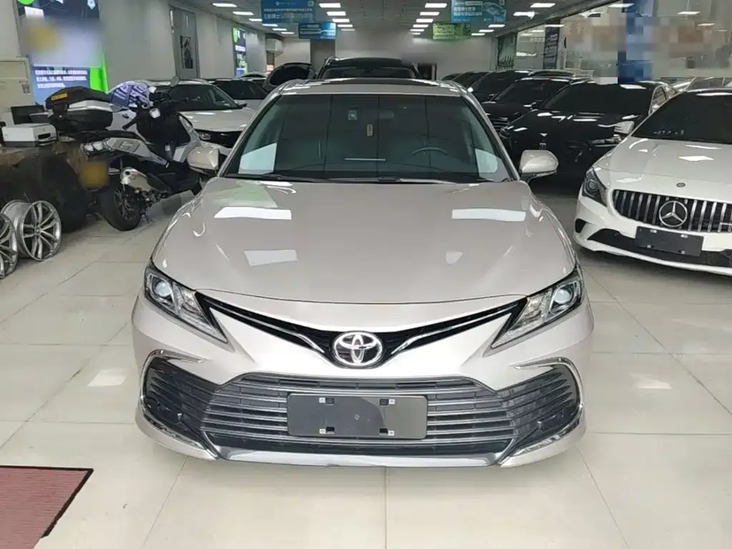 Toyota Camry — фото 8