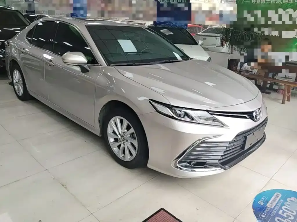 Toyota Camry — фото 7