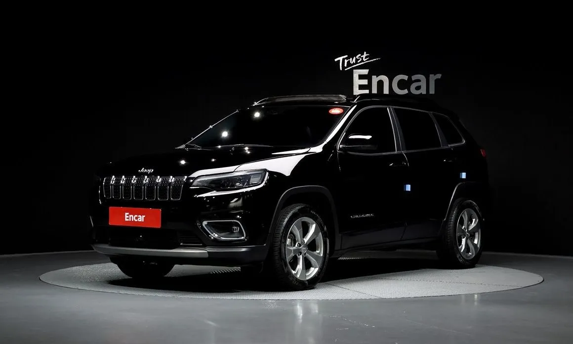 Jeep Cherokee — фото 1