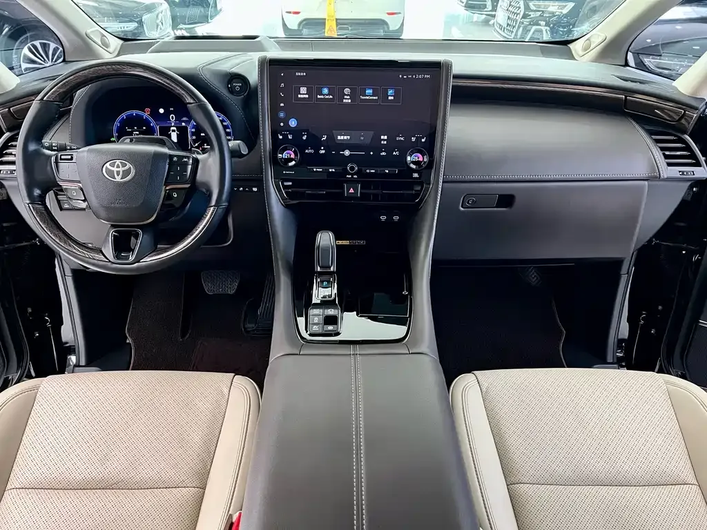 Toyota Alphard — фото 6