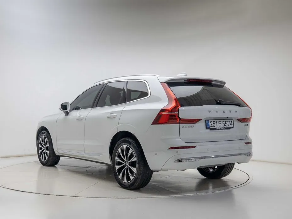 Volvo XC60 — фото 7