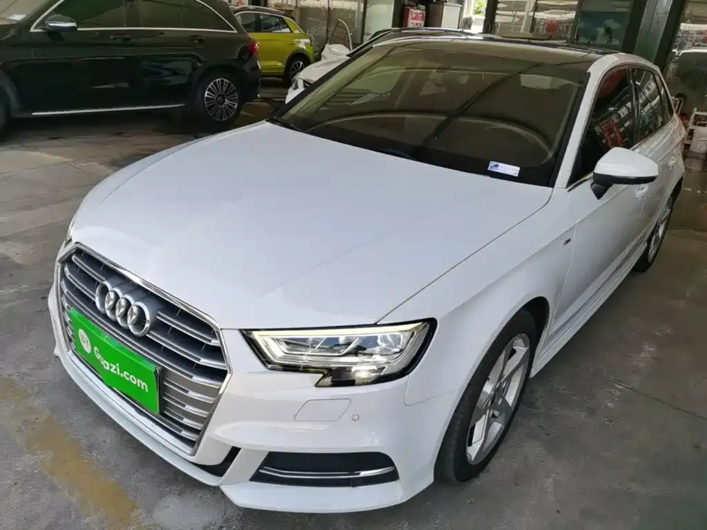 Audi A3 — фото 1