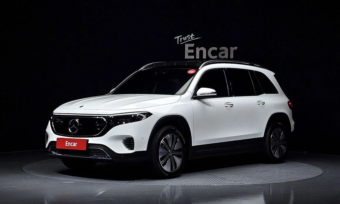Mercedes-Benz EQB — фото 1