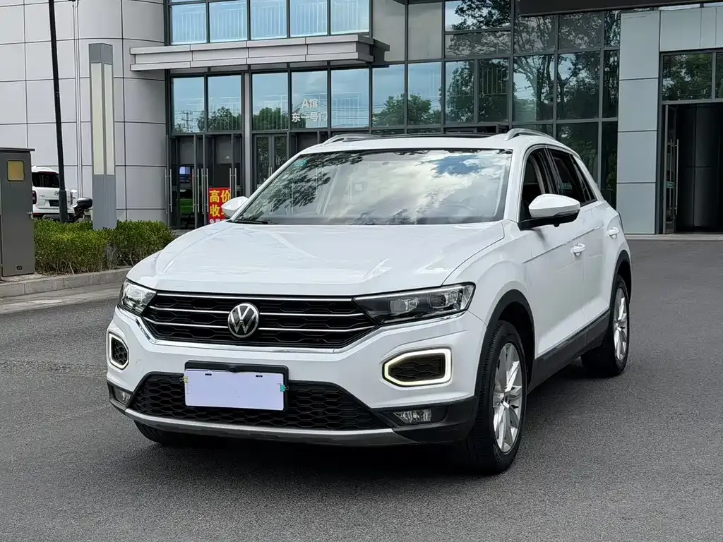 Volkswagen T-Roc — фото 1