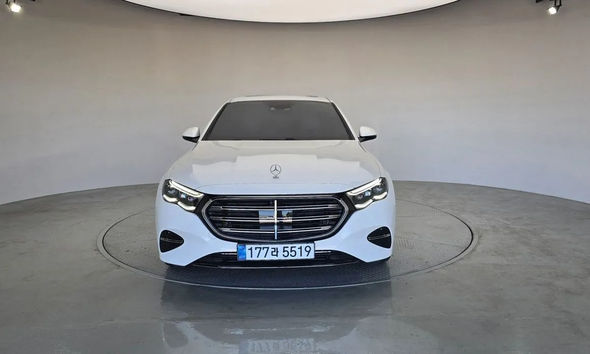 Mercedes-Benz E-Class — фото 1