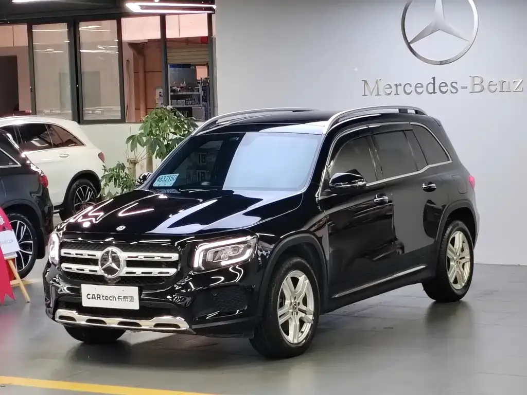 Mercedes-Benz GLB — фото 1