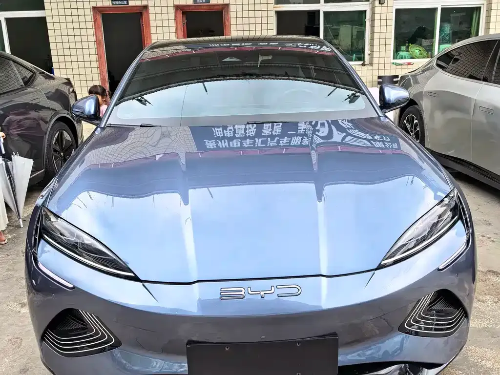 BYD Seal — фото 1