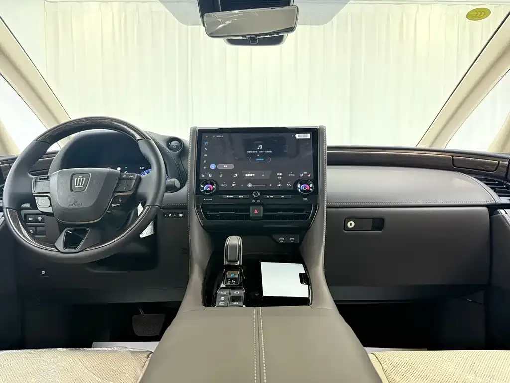 Toyota Vellfire — фото 10