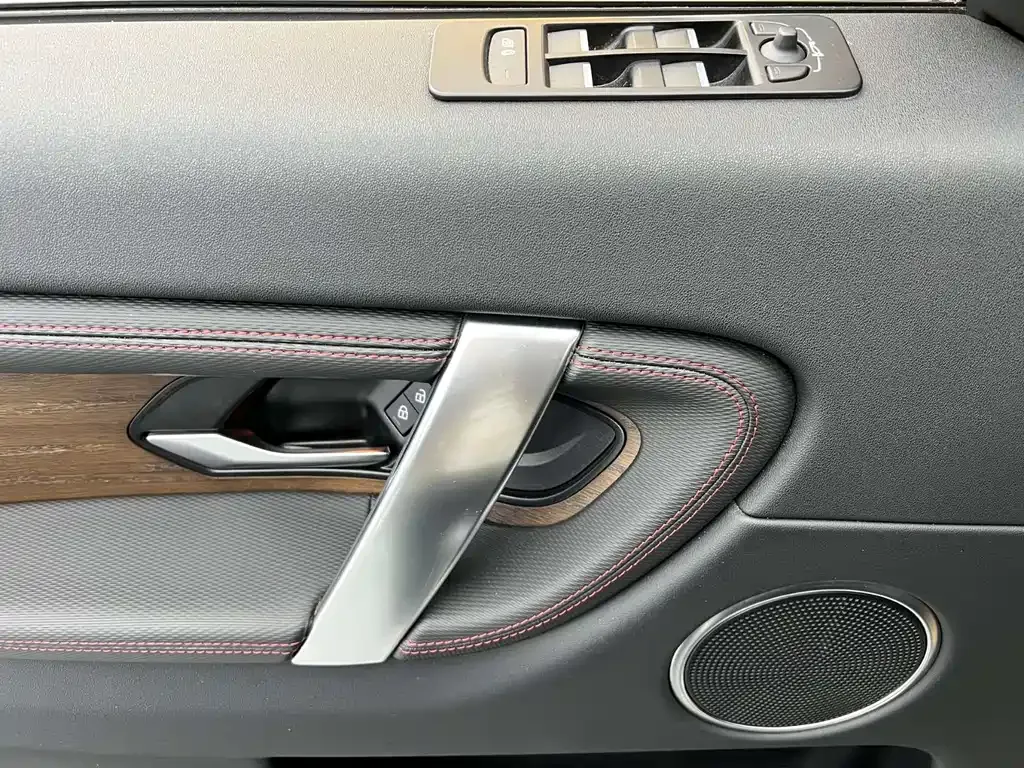 Land Rover Discovery Sport — фото 10