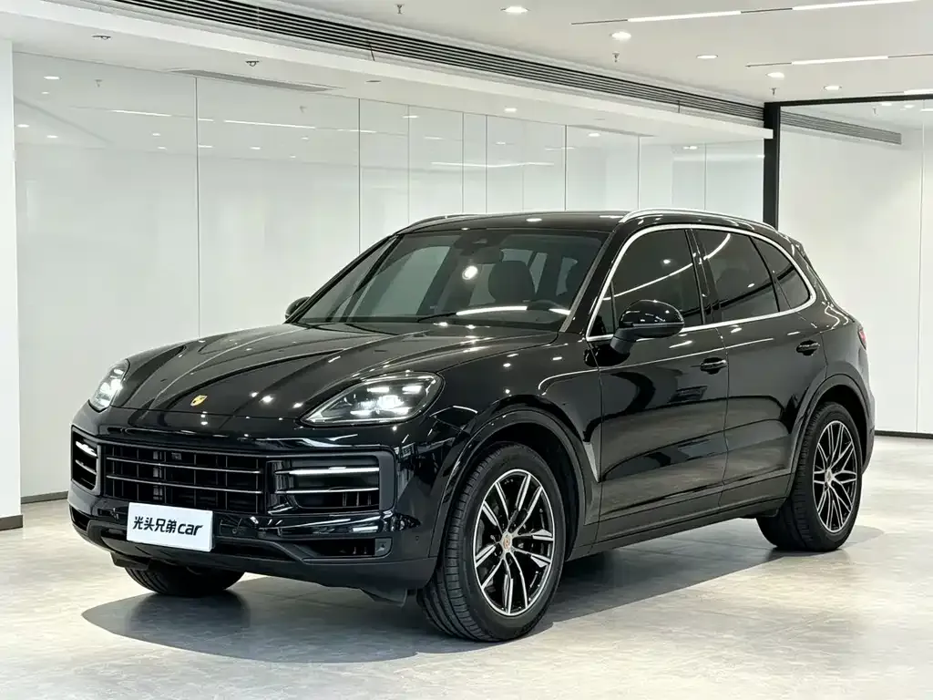 Porsche Cayenne — фото 1