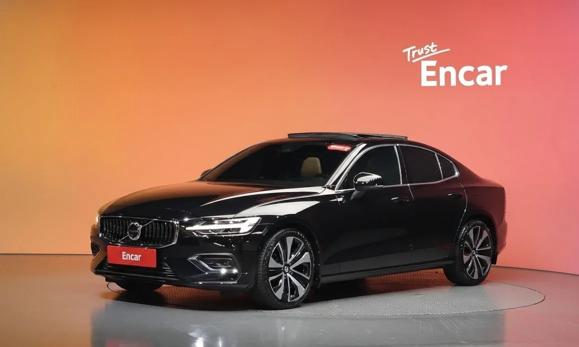 Volvo S60 — фото 1