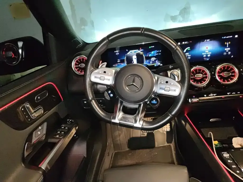 Mercedes-Benz GLB AMG — фото 4