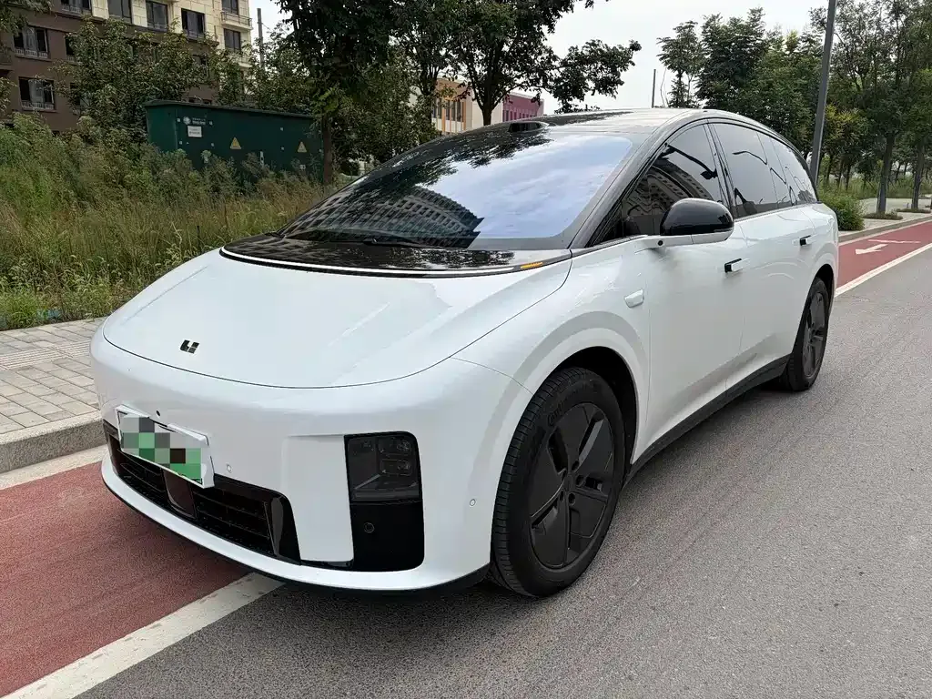 Li Auto Li i8 — фото 1
