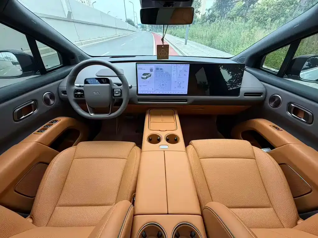 Li Auto Li i8 — фото 6