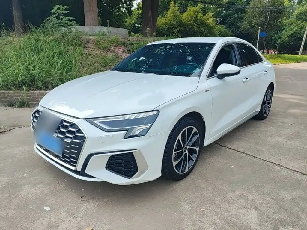 Audi A3 — фото 1