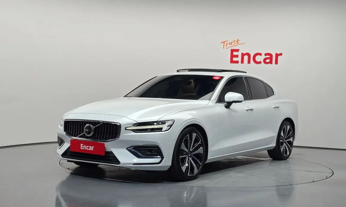 Volvo S60 — фото 1