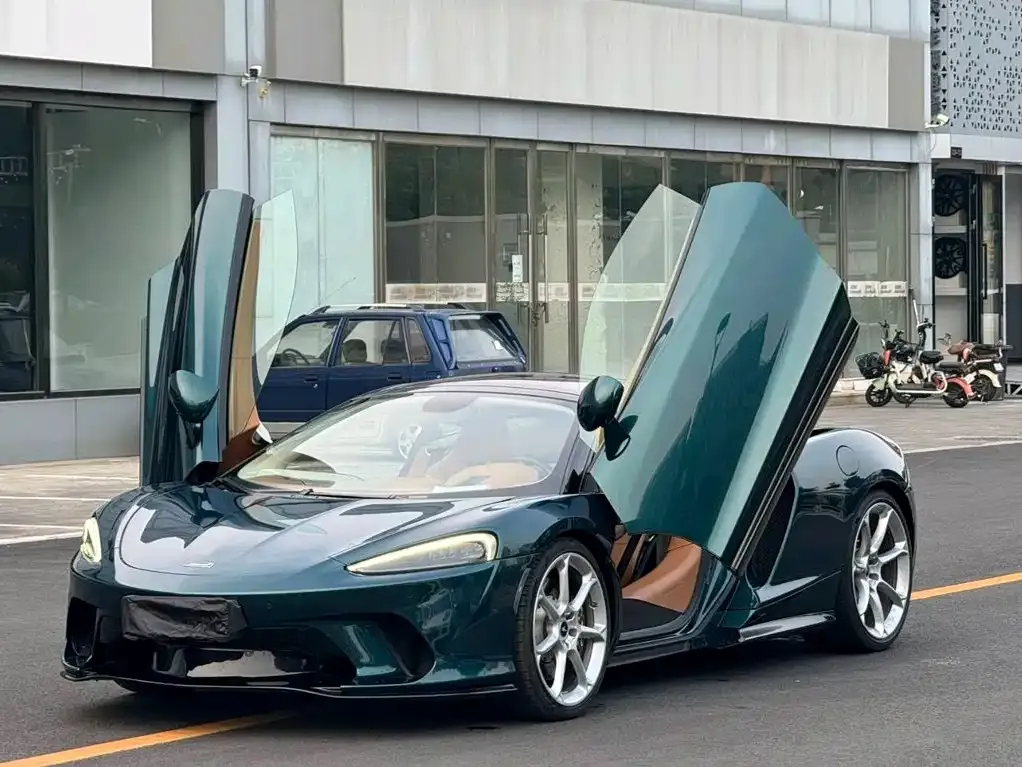 McLaren GT — фото 1