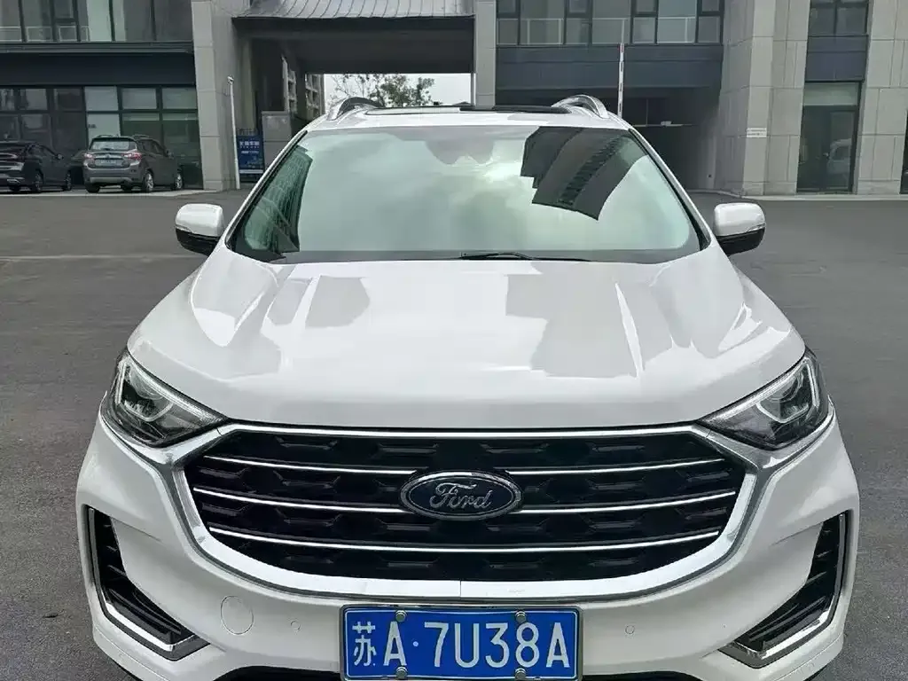 Ford Edge — фото 1