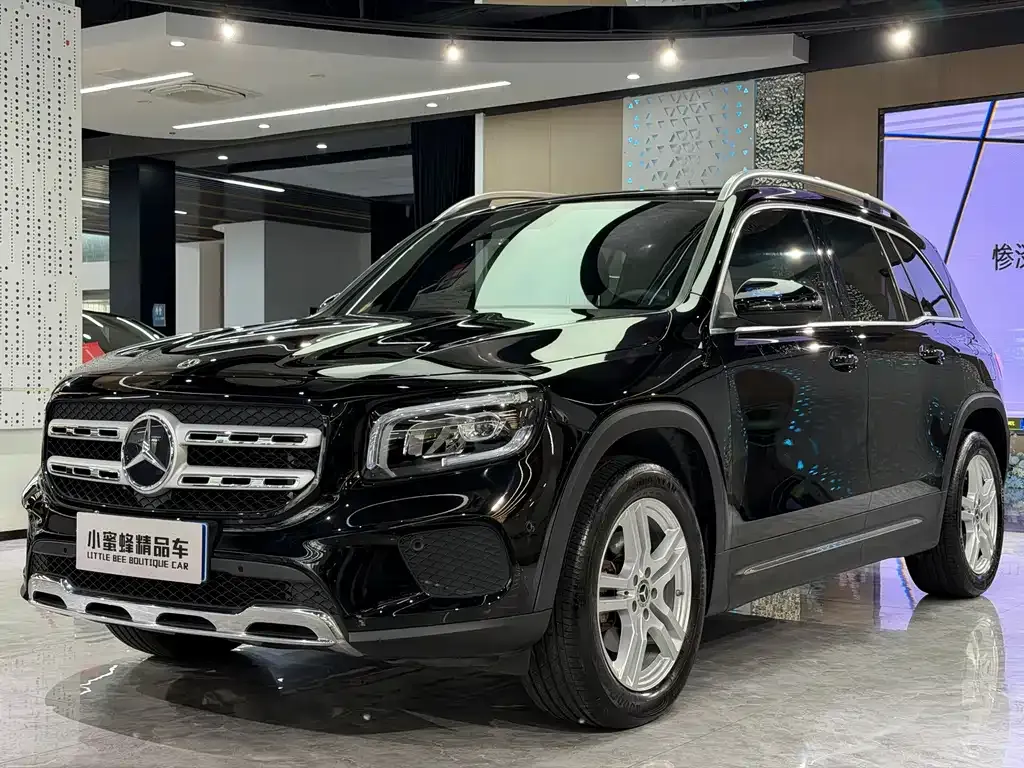 Mercedes-Benz GLB — фото 1