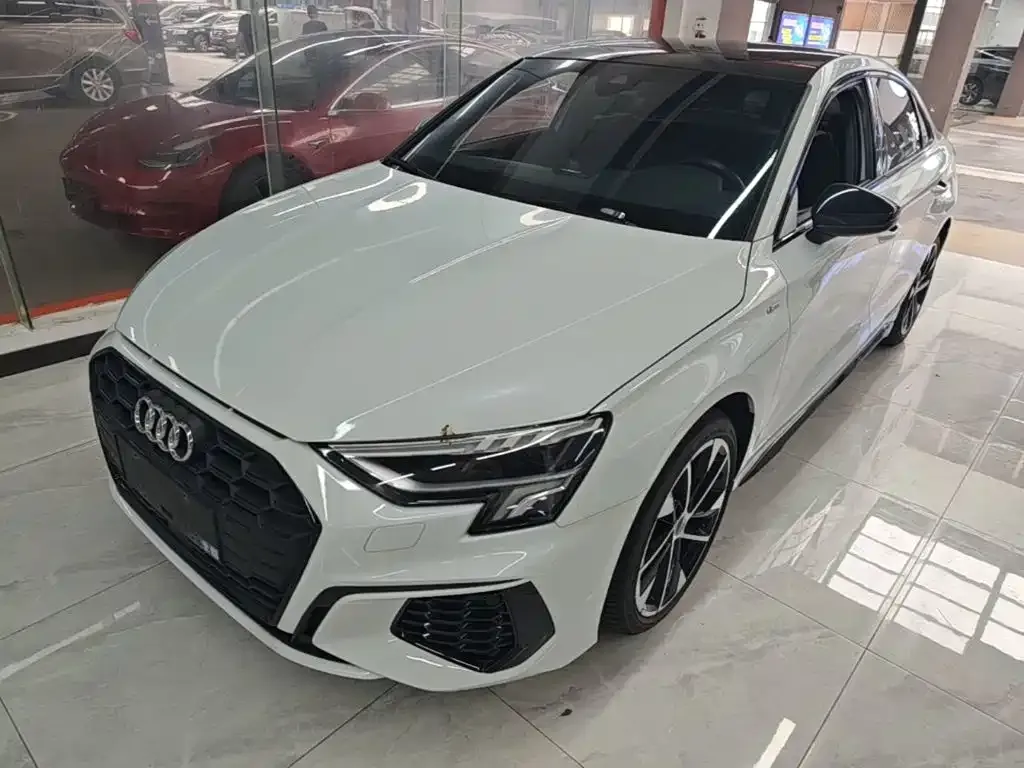 Audi A3 — фото 1