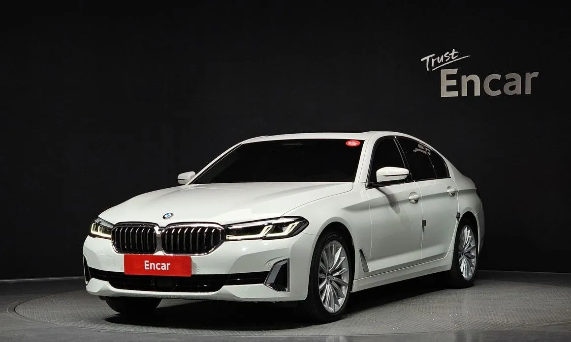 BMW 5-Series — фото 1