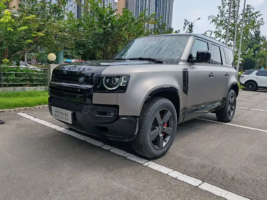 Land Rover Defender — фото 1