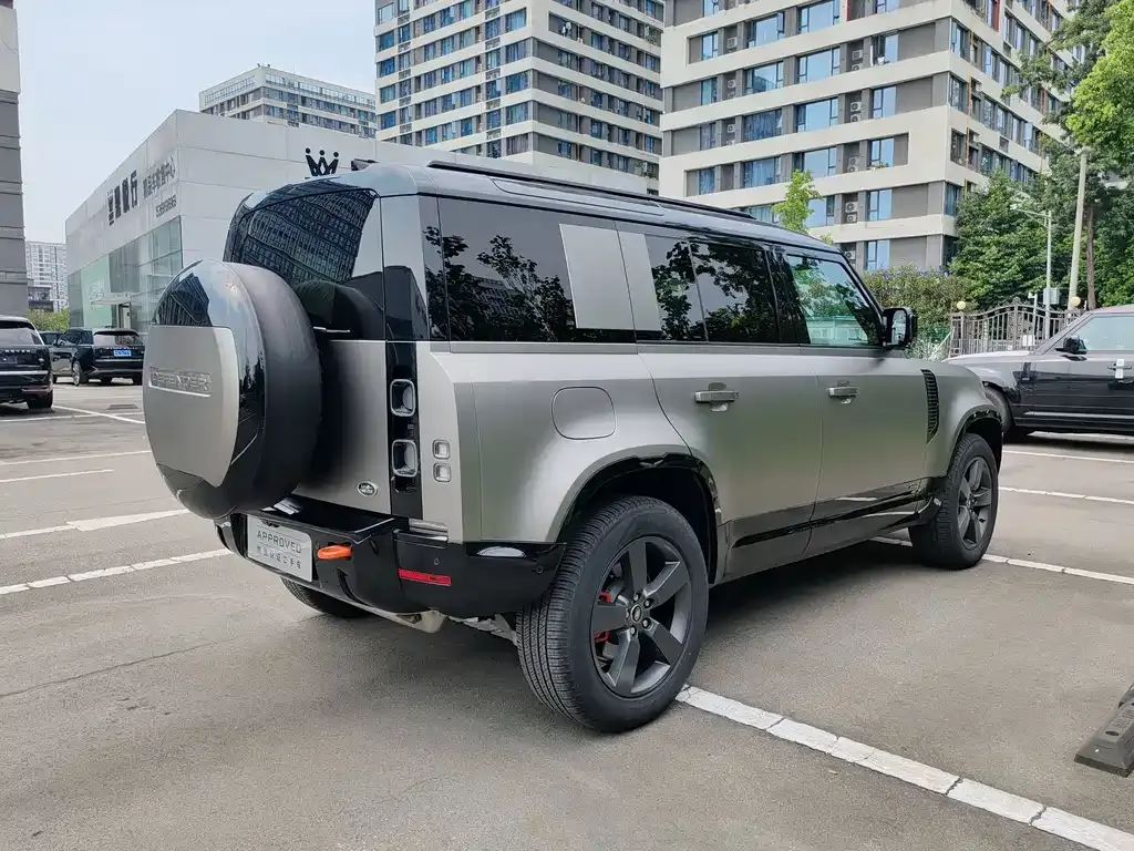 Land Rover Defender — фото 8