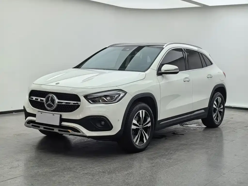 Mercedes-Benz GLA — фото 1