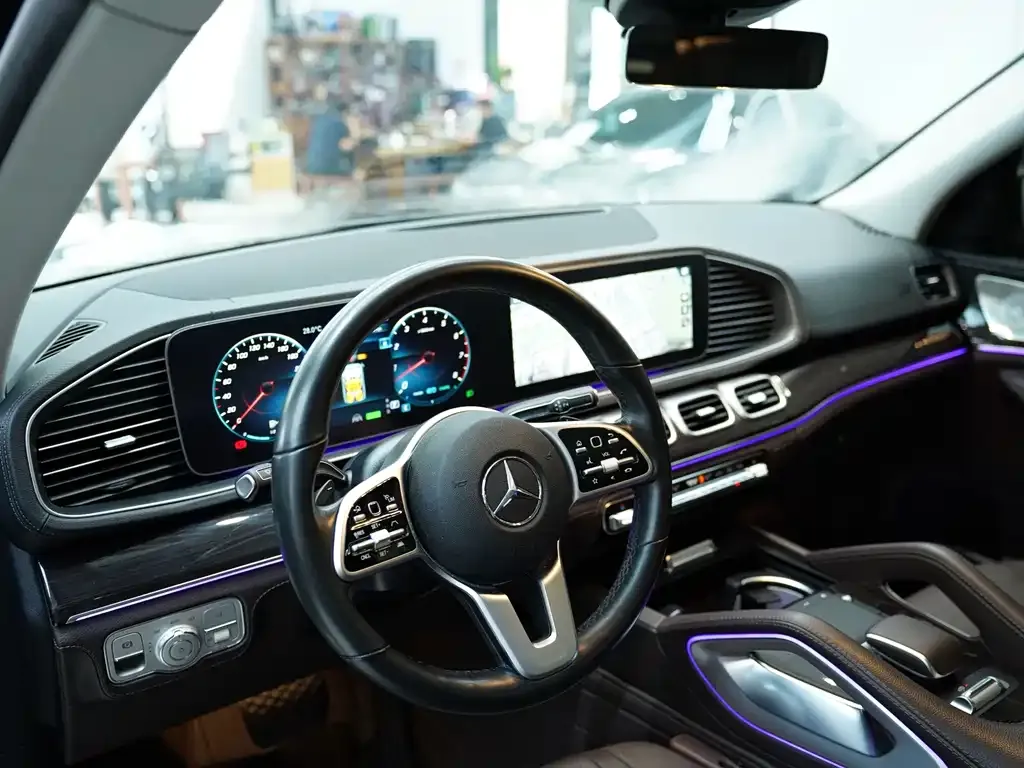 Mercedes-Benz GLS — фото 8
