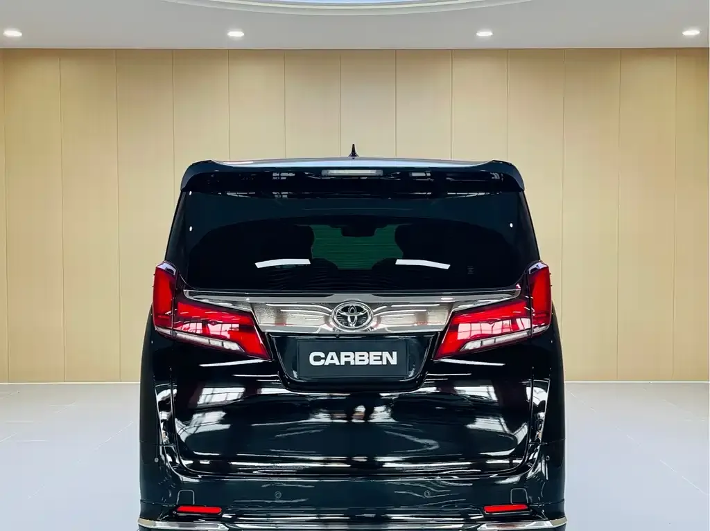 Toyota Alphard — фото 7