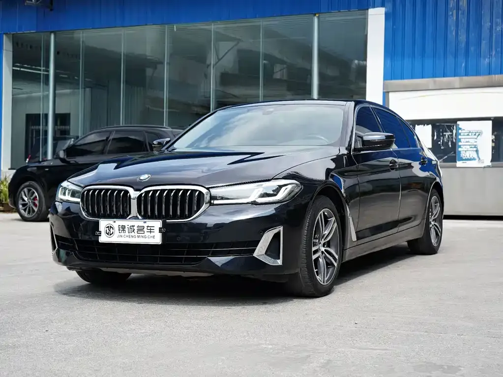 BMW 5 Series — фото 1