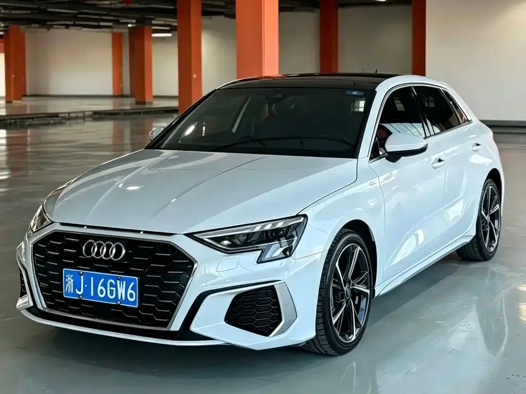 Audi A3 — фото 1