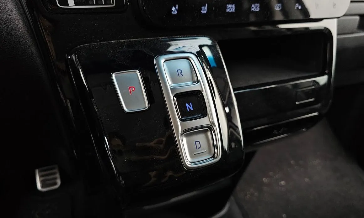 Hyundai Staria — фото 4