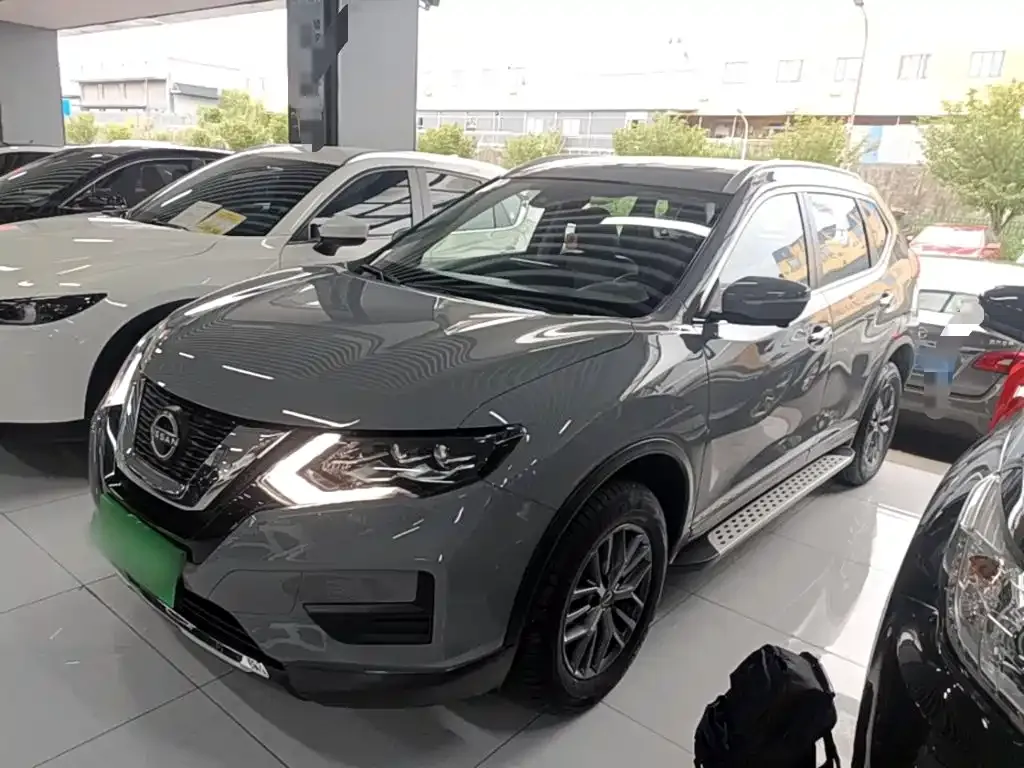 Nissan X-Trail — фото 1