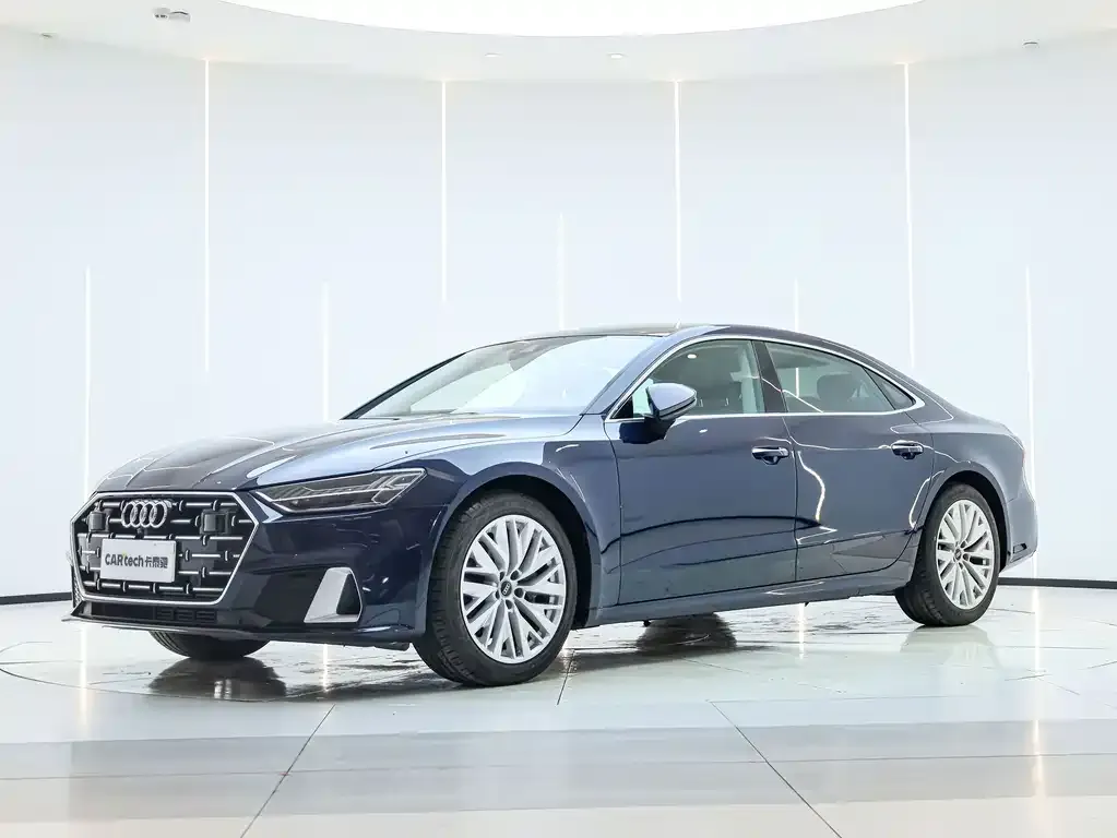 Audi A7L — фото 1