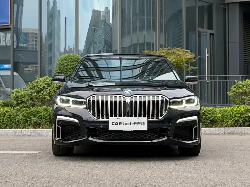 BMW 7 Series — фото 10