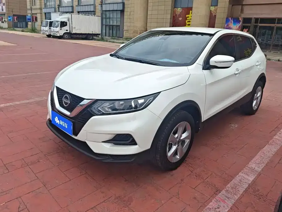 Nissan Qashqai — фото 1