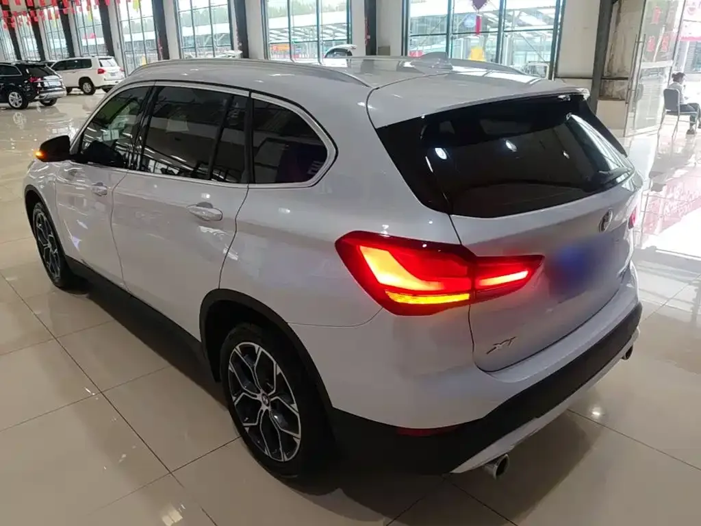 BMW X1 — фото 5