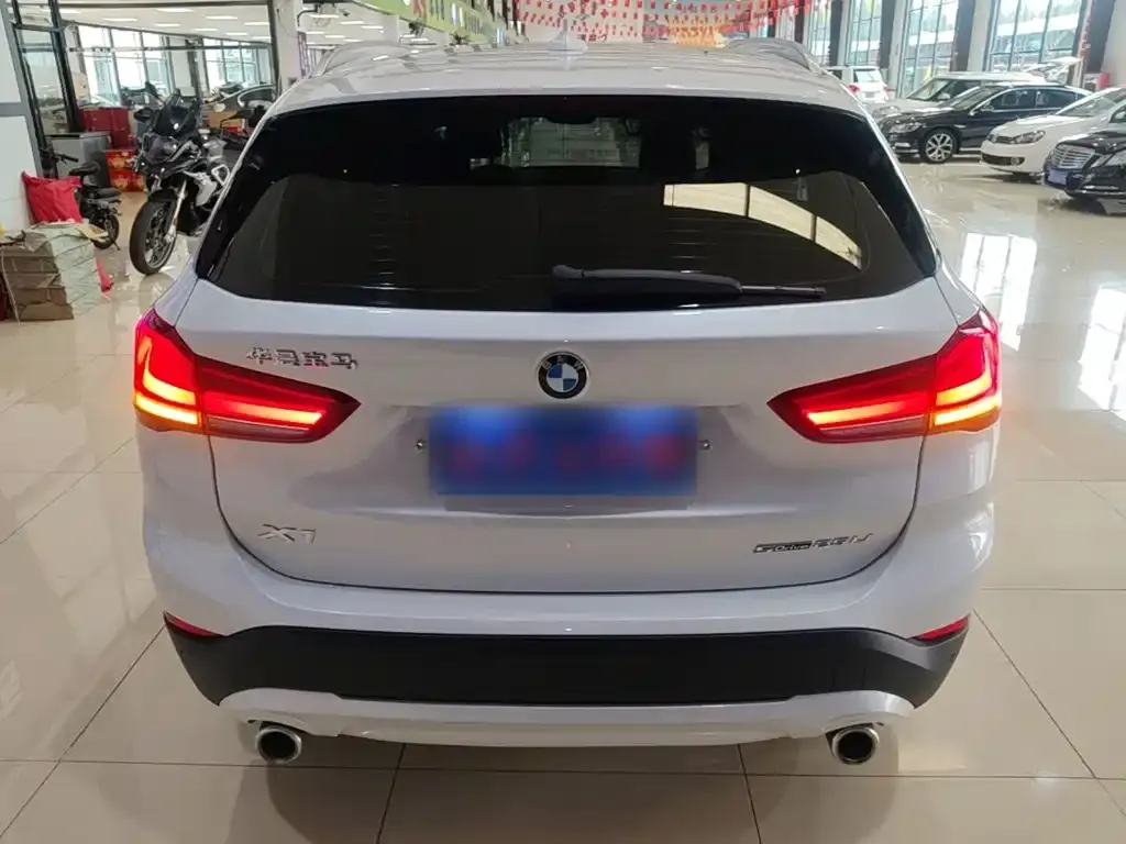 BMW X1 — фото 10
