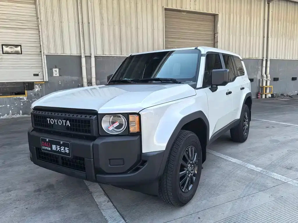 Toyota Prado — фото 1