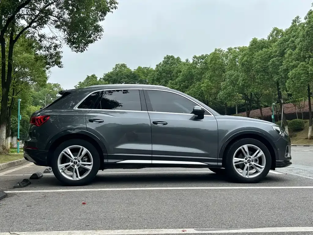 Audi Q3 — фото 10