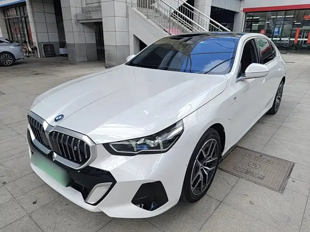 BMW i5 — фото 4