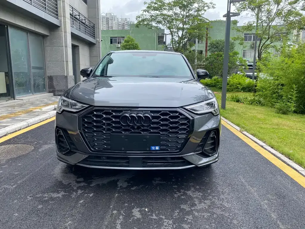 Audi Q3 Sportback — фото 10